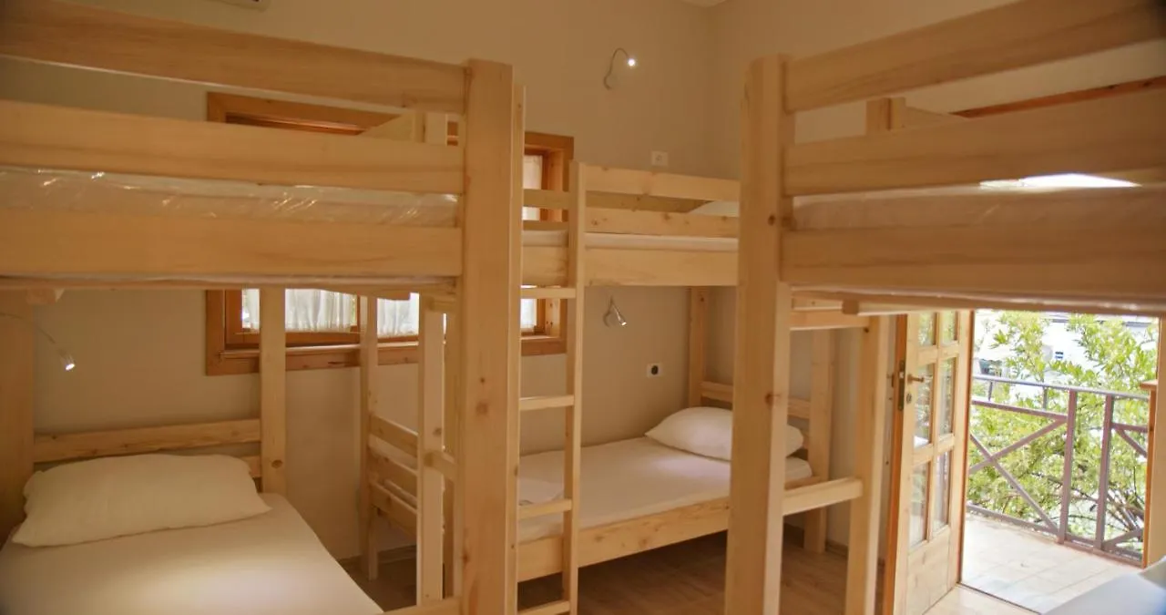 Red Goat Hostel Tirana