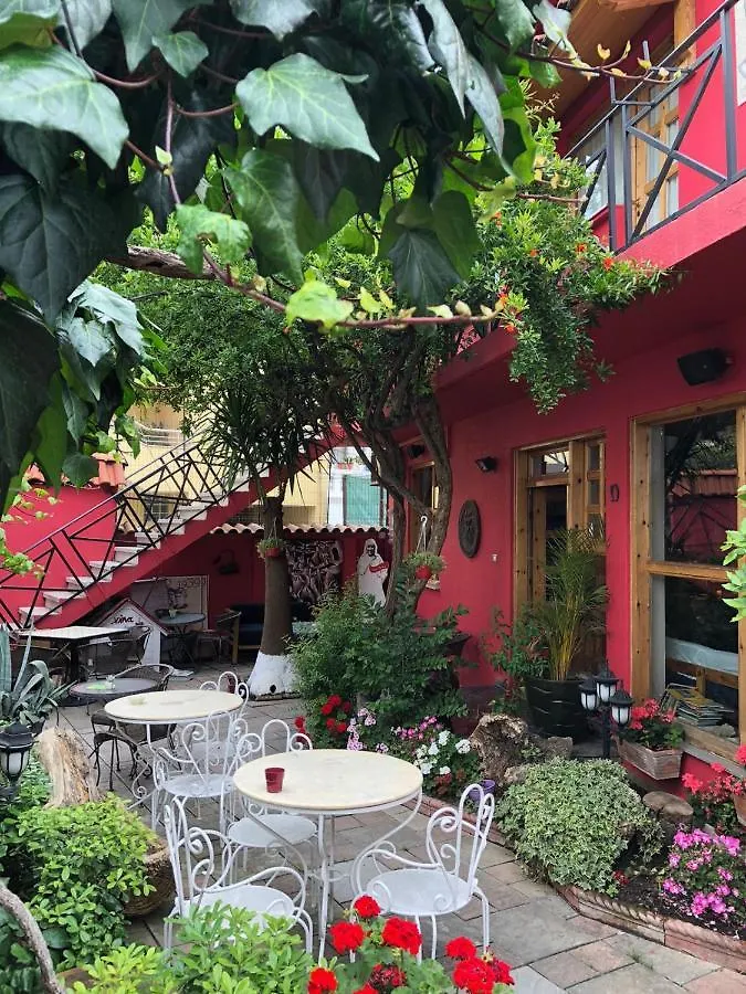 Red Goat Hostel Tirana